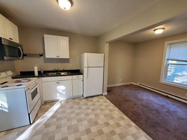 Building Photo - 1BR 1BA Main Level Unit - Tri-plex Property in Stillwater