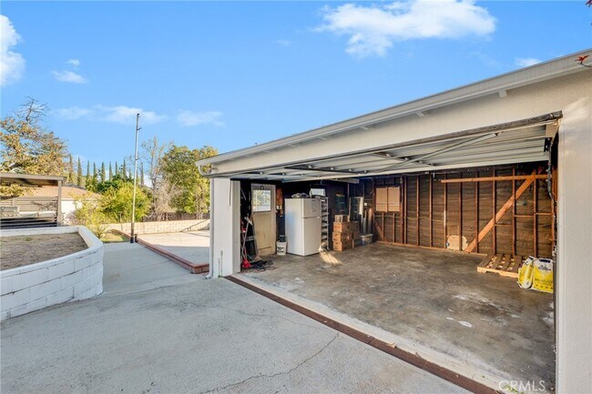 Building Photo - 2712 Henrietta Ave