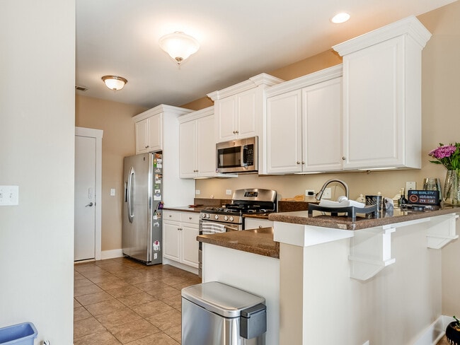 Building Photo - 15749 W Crobally Way