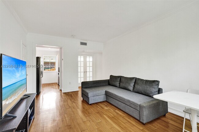 Building Photo - 736 Lenox Ave.