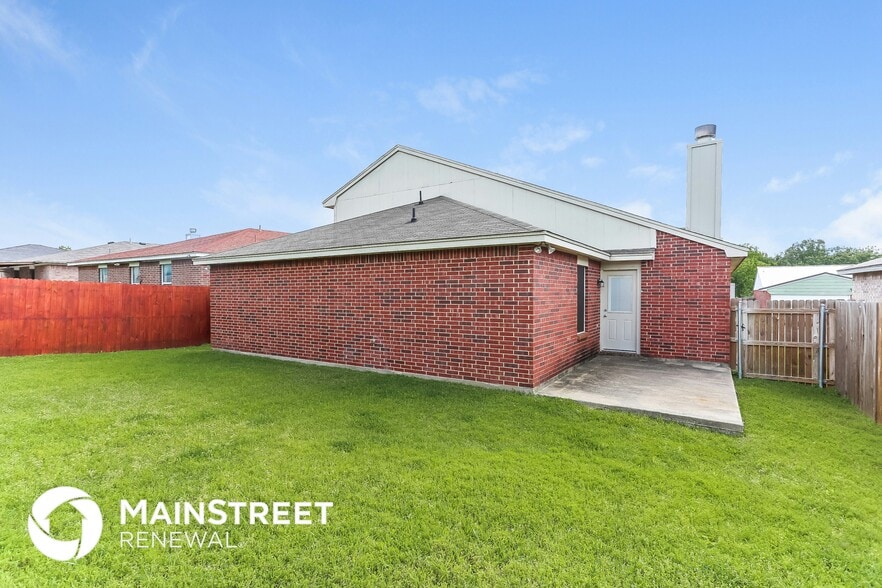 Building Photo - 503 Hollyberry Dr