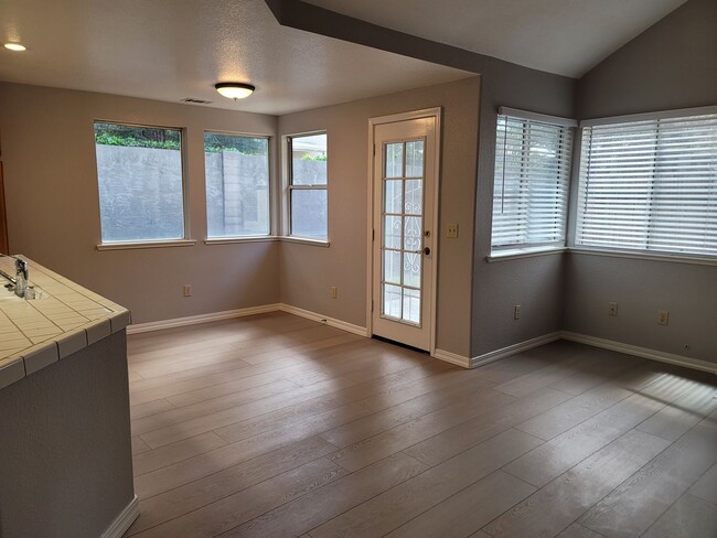 Building Photo - No Deposit