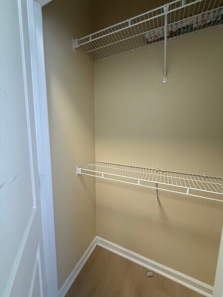 Building Photo - 1755 Central Park Rd