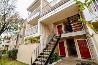 Building Photo - 2750 Holly Hall St