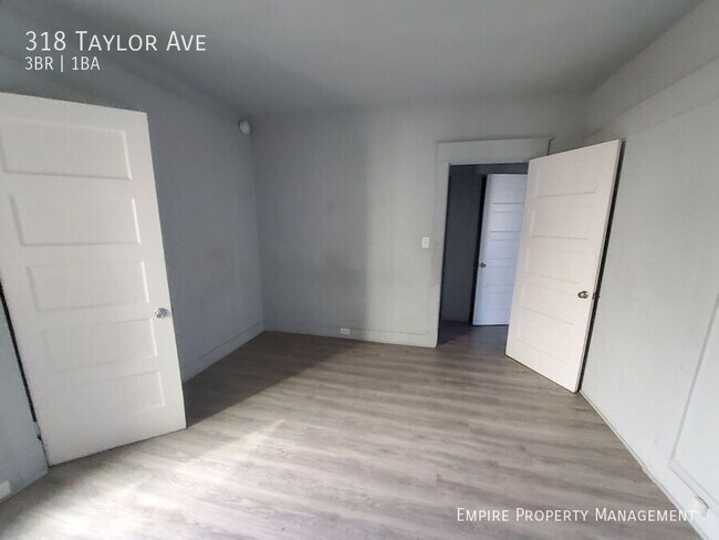 Building Photo - 318 Taylor Ave