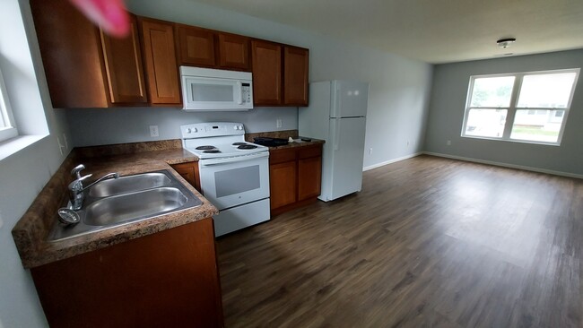 Building Photo - 909 W Love St