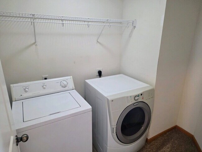 Building Photo - 4410-4152 152nd St