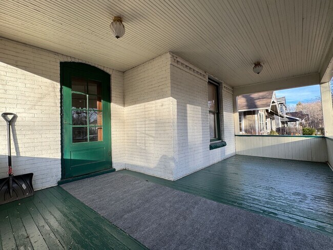 Building Photo - Old Town Fort Collins Gem!