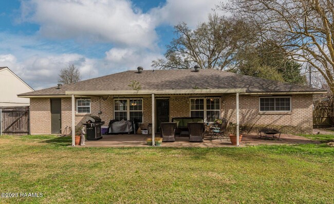 Building Photo - 117 Gayle Dr