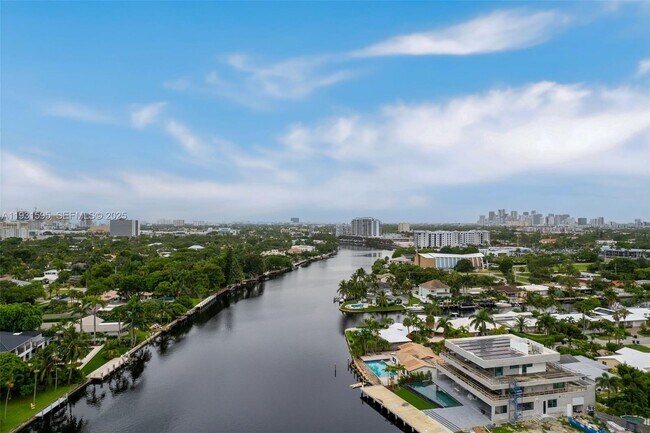 Building Photo - 2130 NE 15th St