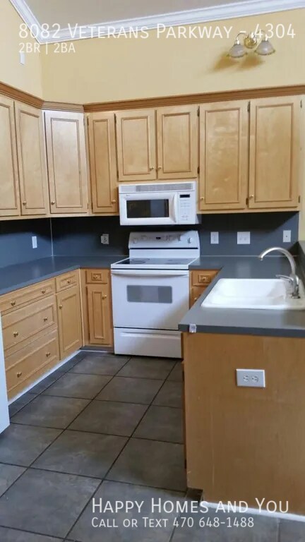 Building Photo - 8082 Veterans Pkwy