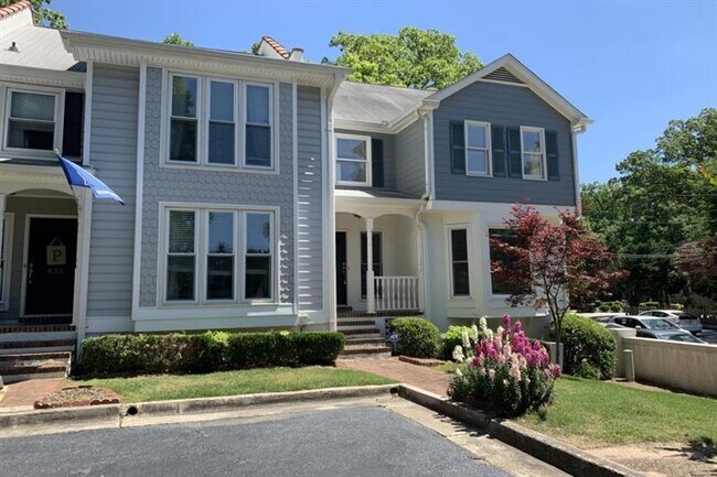Building Photo - 831 Clairemont Ave