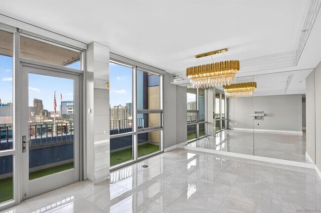 Building Photo - 321 Tenth Ave