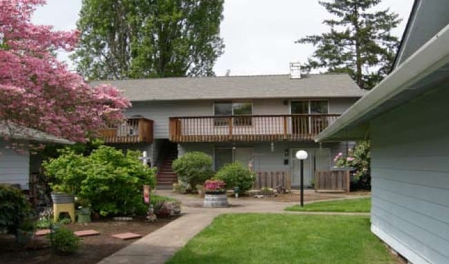 Primary Photo - Quailwood Apartments