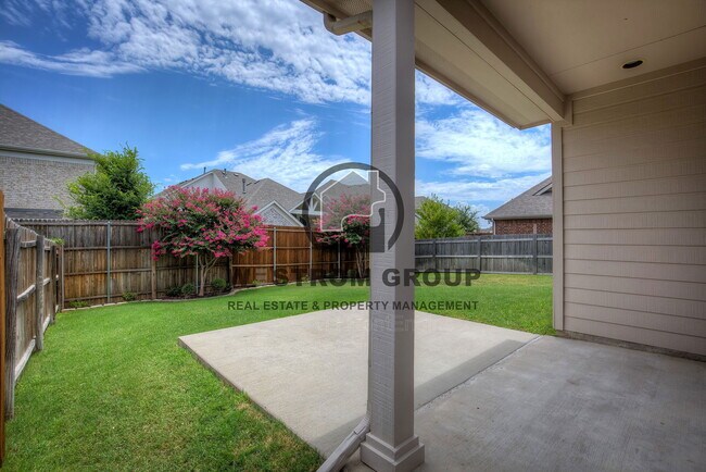 Building Photo - 15628 Landing Creek Ln