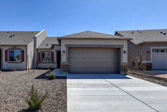 Building Photo - Rate reduction on this beautiful Townhome in Granville!
