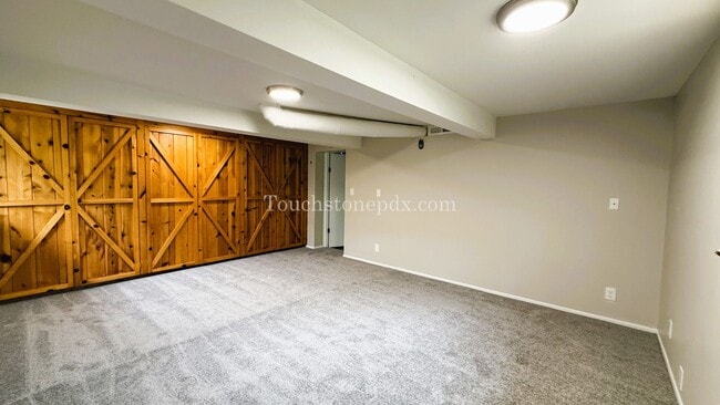 Building Photo - Lovely 3BD|1BA Home in Oregon City w/Basem...