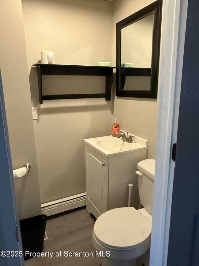 Building Photo - 319 Green St