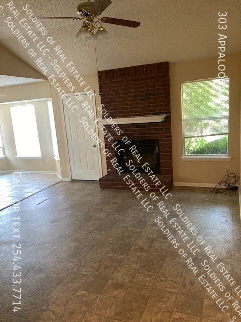 Building Photo - 303 Appaloosa Dr