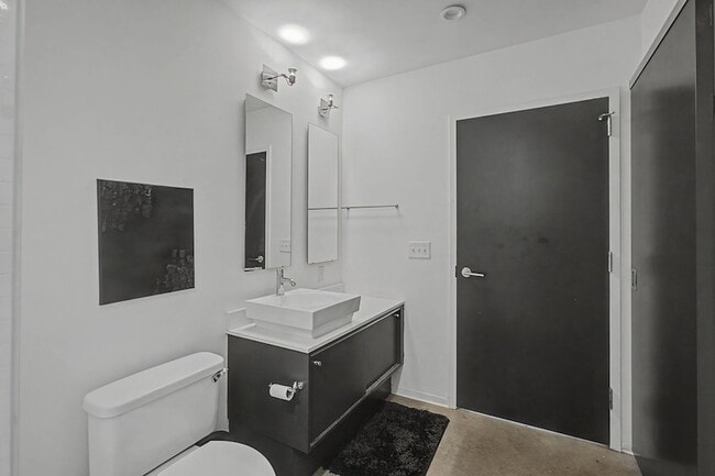 Building Photo - 2115 Yeaman Pl