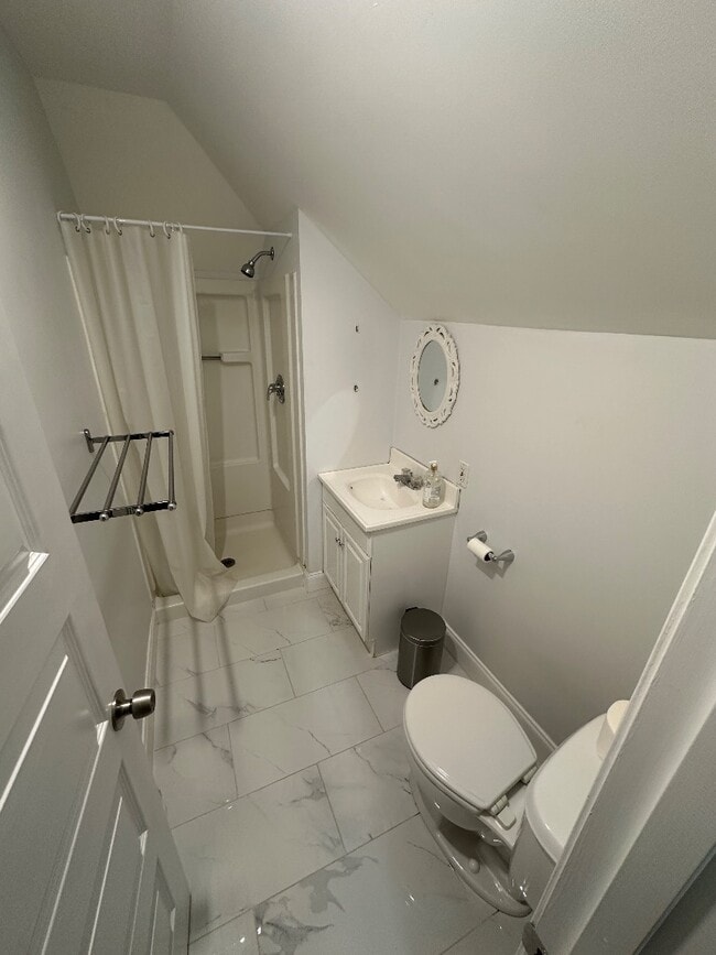 Building Photo - 151 Edinboro St