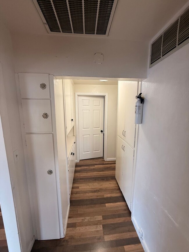 Building Photo - Charming  2 Bed 1 Bath Close to downtown and 1.9 miles to Sky Lakes Medical Center and Oregon Tech