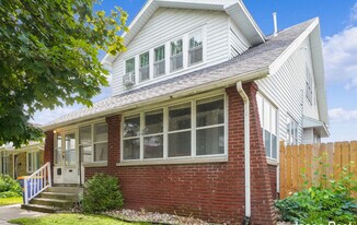 Building Photo - 1054 Hovey St SW