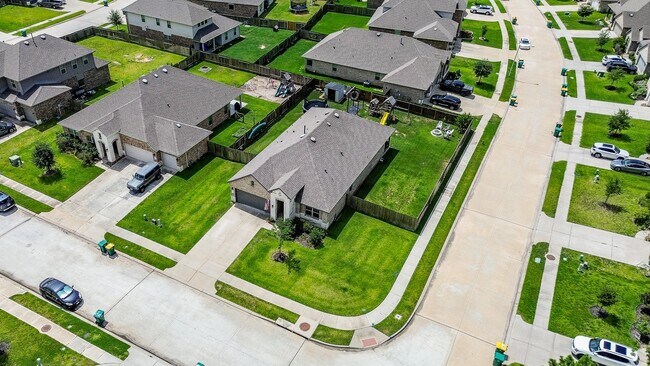 Building Photo - 10217 Shore Acres Ln