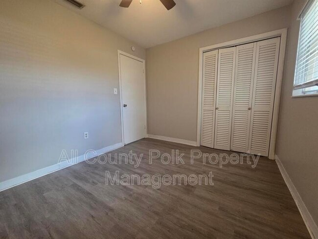 Building Photo - 602 SE 5th St