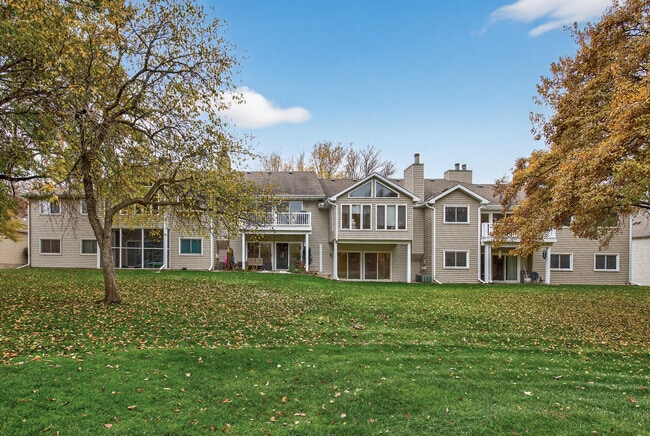 Building Photo - 14388 Fairway Dr