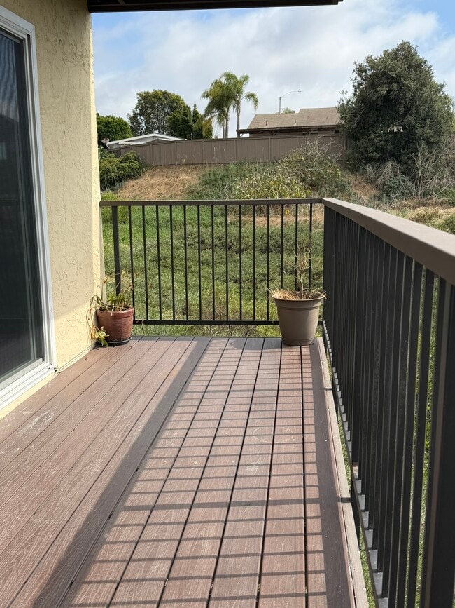 Building Photo - 3652 Clairemont Dr