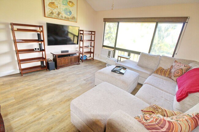 Building Photo - Haleakala Gardens – Top-Floor Furnished 2BR/2BA -A Couple Blocks from the Beach
