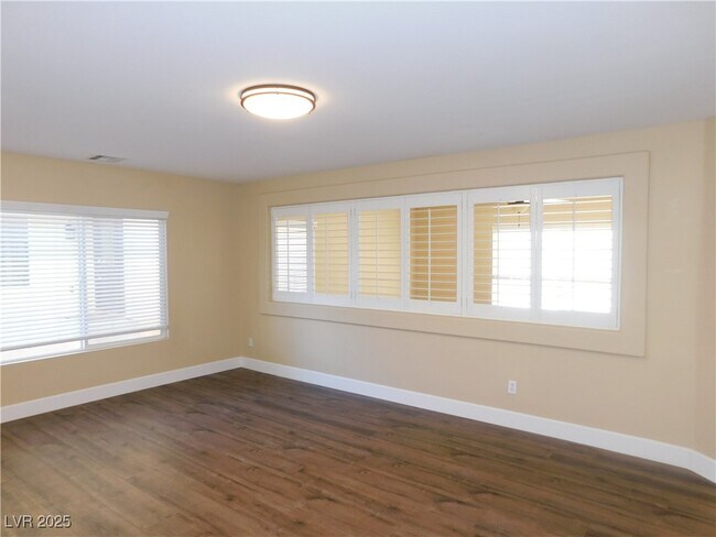 Building Photo - 10855 Carberry Hill St