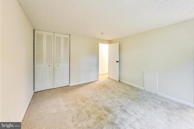 Building Photo - 6307 Willow Way