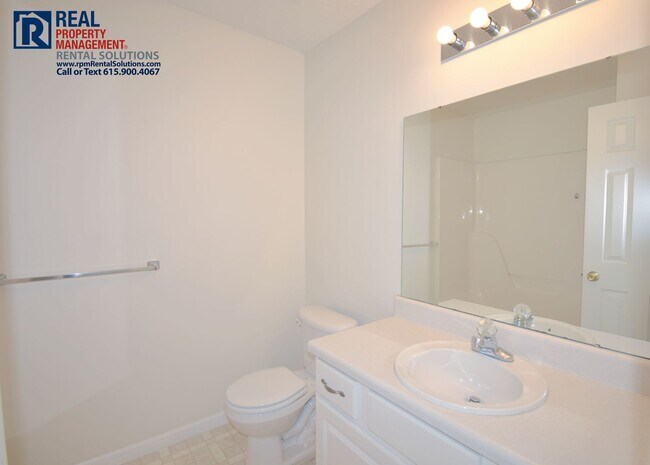 Building Photo - Adorable 2 bedroom 1-level duplex townhome in Smyrna close to Nissan, washer/dryer included!