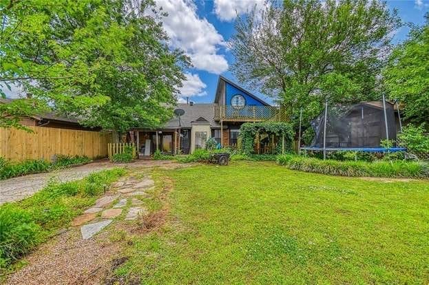 Building Photo - 1251 Kingston Rd