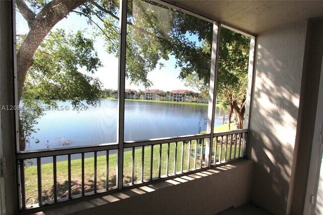Building Photo - 2880 N Oakland Forest Dr