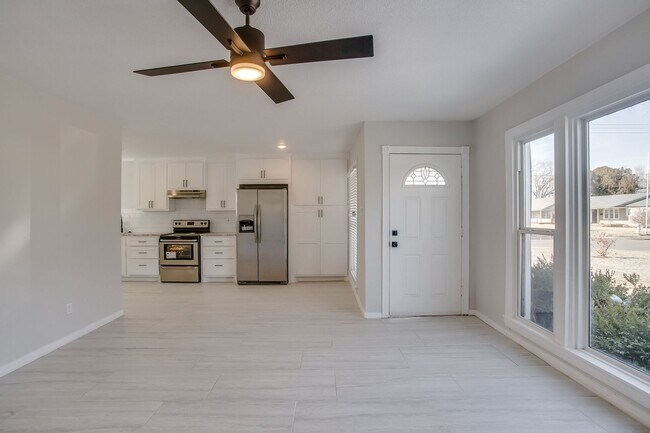 Building Photo - Pre Leasing for Fall 2026! 3/2 in Tech Terrace