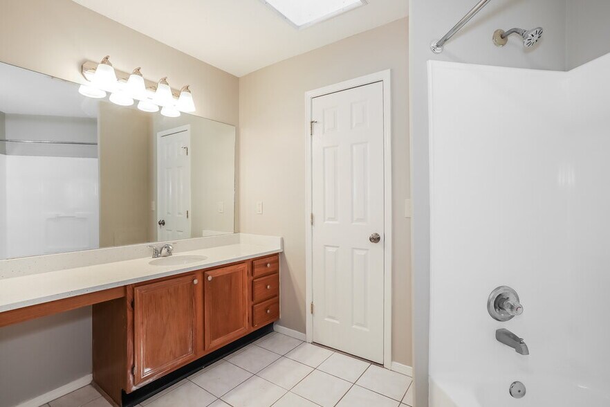 Building Photo - 5966 Lazy Meadow Ct