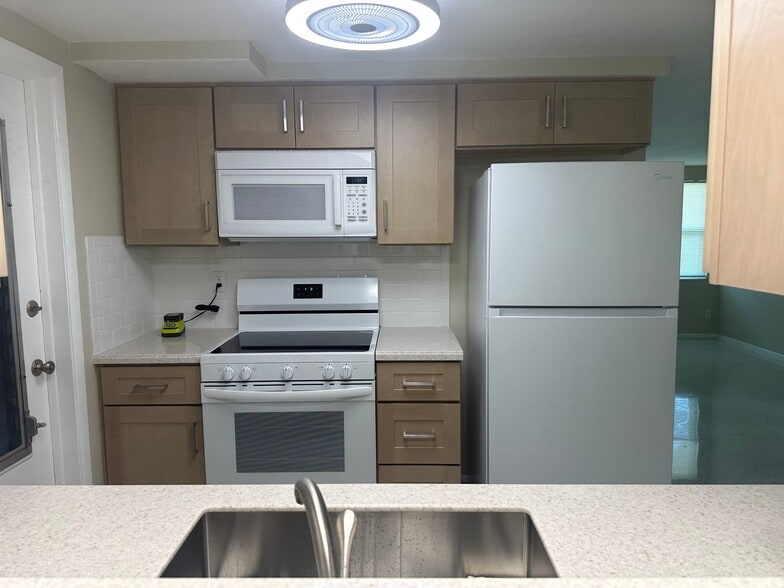 Building Photo - 5132 Overton Dr
