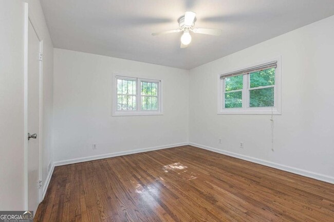 Building Photo - 804 Brookdale Dr SW