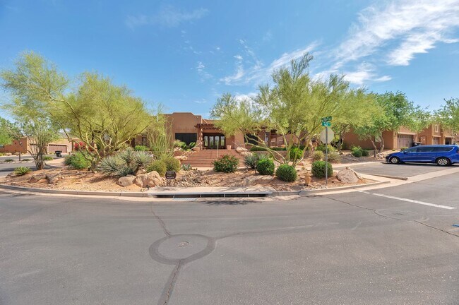 Building Photo - Beautiful 2-Bedroom Condo in Prime Scottsd...