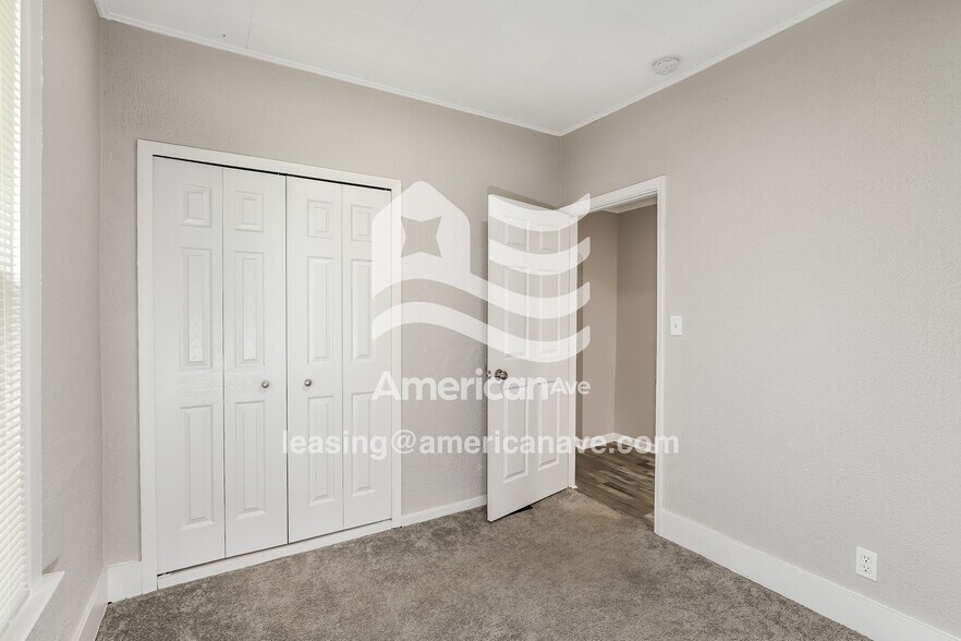 Building Photo - 624 Marion St