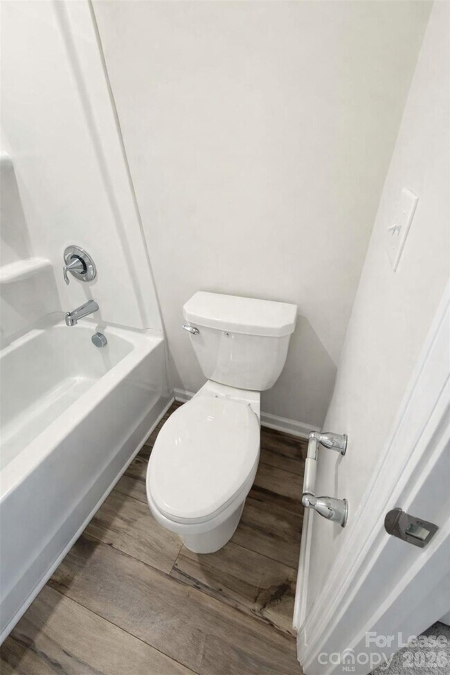 Building Photo - 193 Brentwood Dr