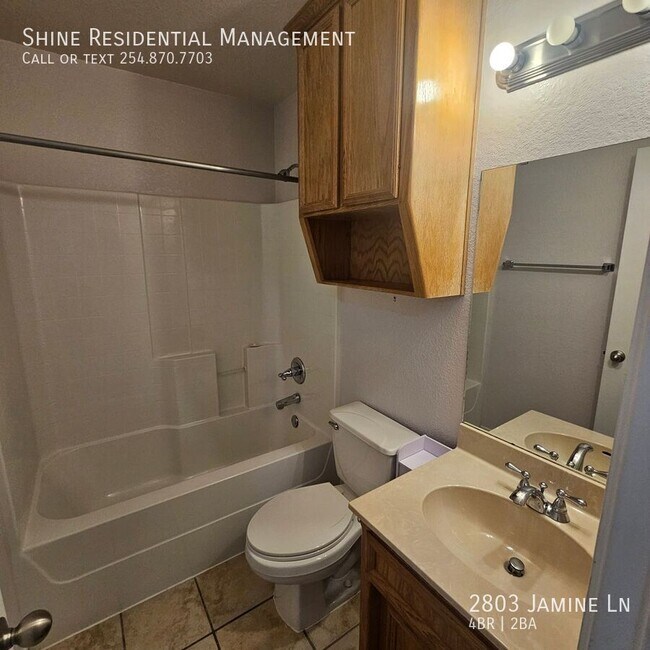 Building Photo - 2803 Jasmine Ln