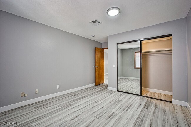 Building Photo - 6649 W Tropicana Ave