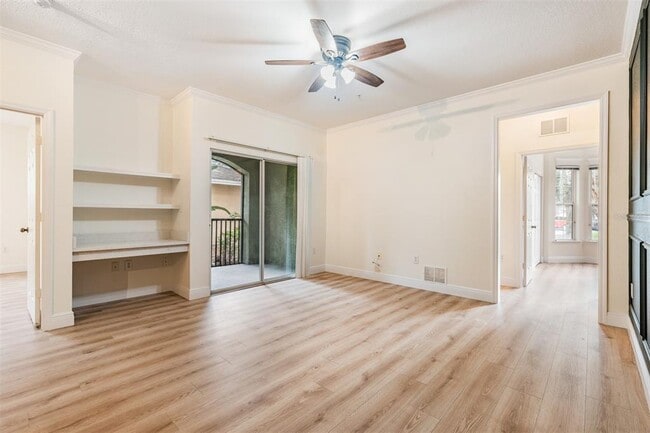 Building Photo - 10108 Courtney Oaks Cir