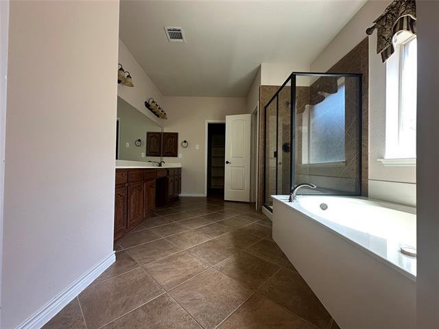 Building Photo - 1437 Tudor Dr