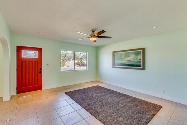 Building Photo - SFH 4-2