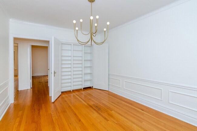 Building Photo - 407 S East Ave